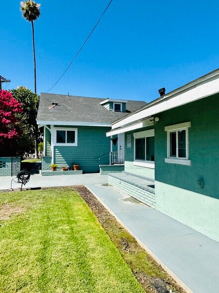 Building Photo - 2707 Cridge St