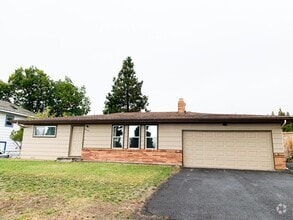 Building Photo - 3 Bedroom, 2 Bath