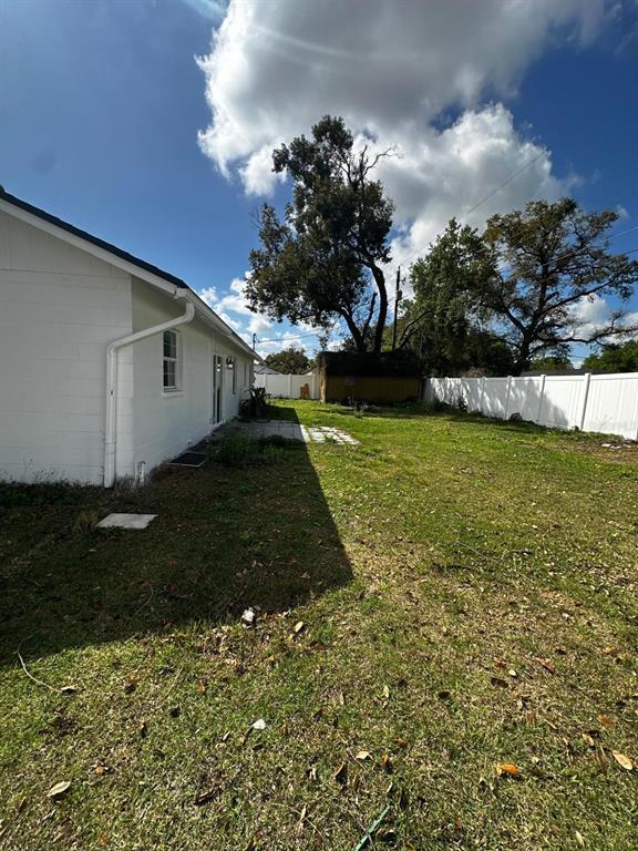 Building Photo - 1520 Country Ridge Dr