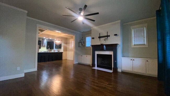 Building Photo - Craftsman-Style Home in Historic Fairmount!