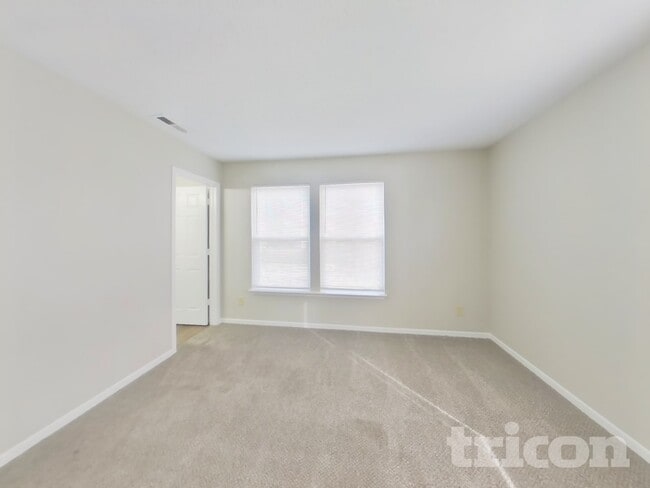 Building Photo - 824 Streamside Dr