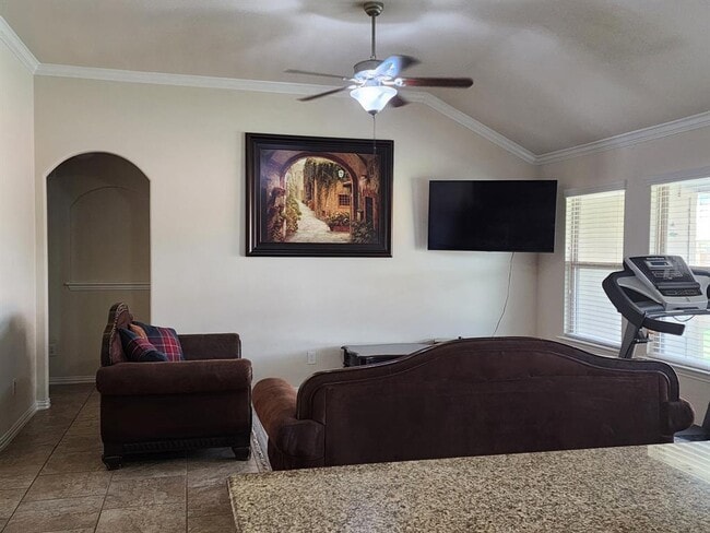 Building Photo - 300 Briar Park Dr