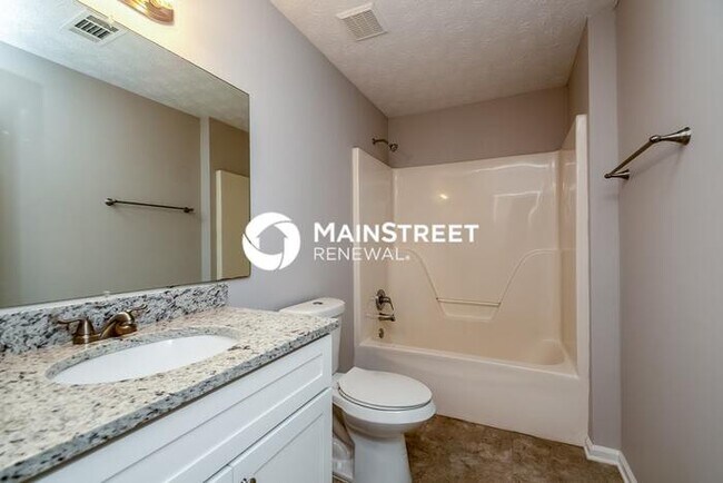 Building Photo - 3 Bedroom Pet-Friendly Home in Covington, ...