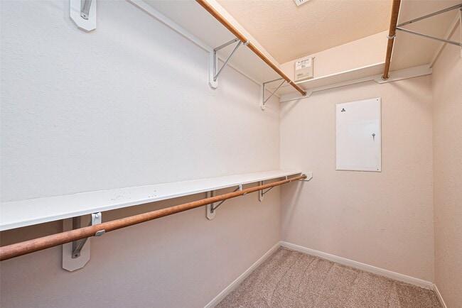 Building Photo - 18 W Greenhill Terrace Pl