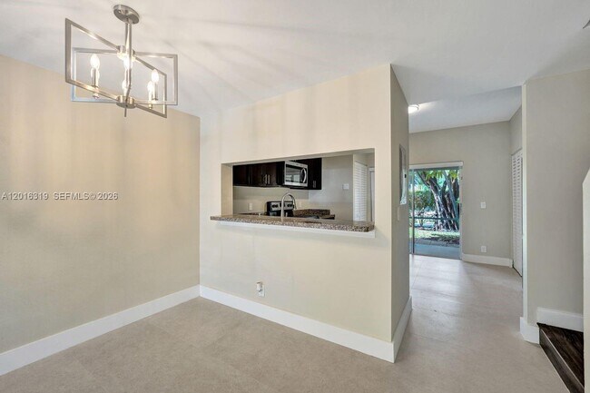 Building Photo - 43 Simonton Cir
