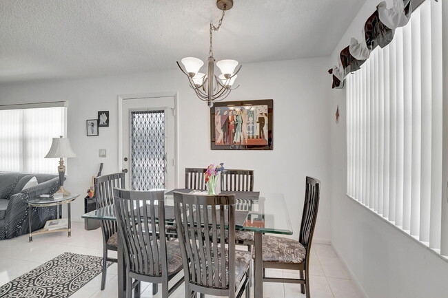 Building Photo - 129 Normandy Ln