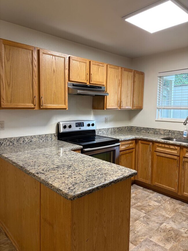 Building Photo - Amazing 1 Level Home in popular Southwest ...