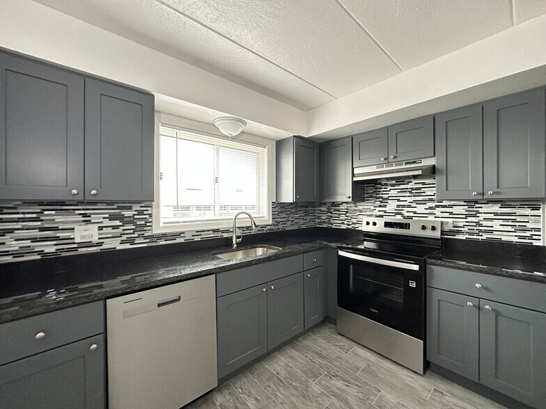 Building Photo - 1408 Carol St