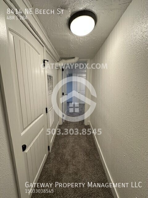 Building Photo - 8414 NE Beech St
