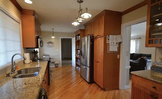 Building Photo - 207 Hawthorn Dr