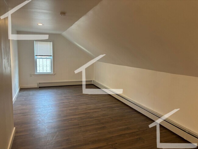 Building Photo - 10 Armington St