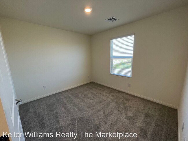 Building Photo - 4 br, 3 bath House - 428 Larksong Ave