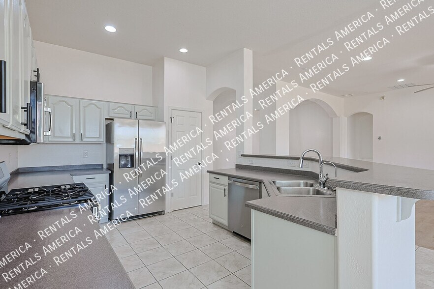 Building Photo - 7005 S 57th Ave