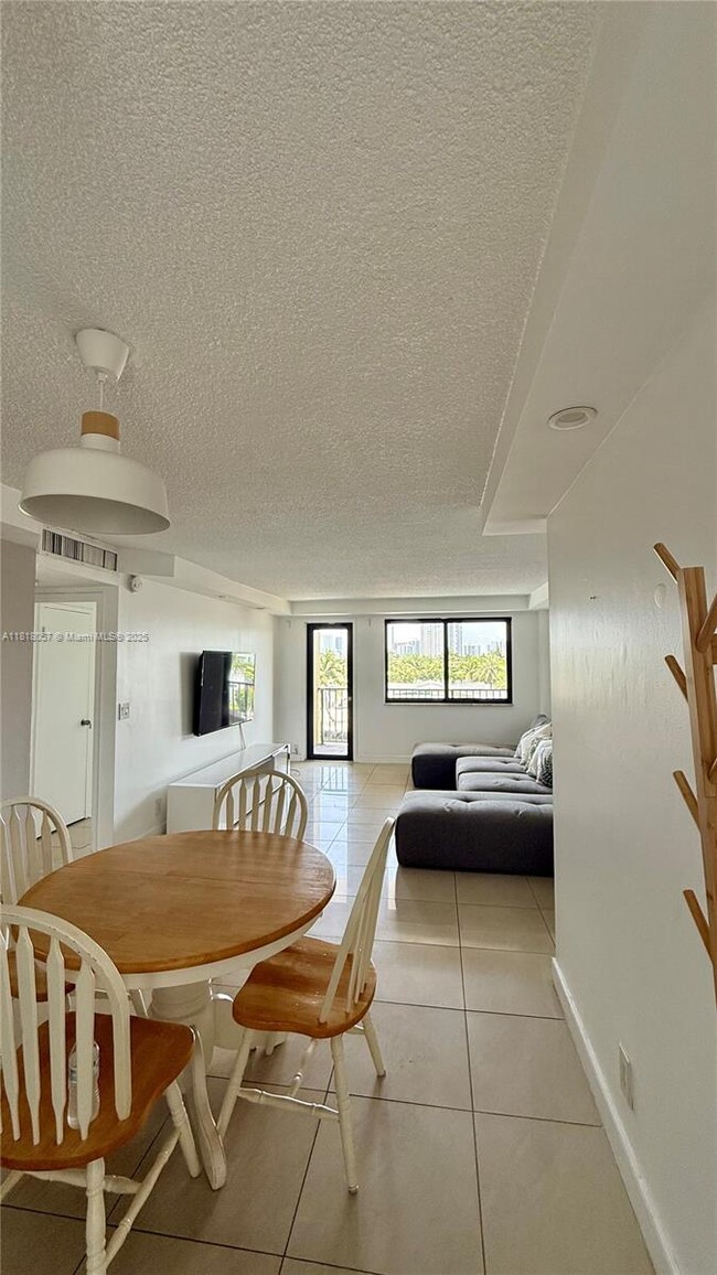 Building Photo - 301 Golden Isles Dr