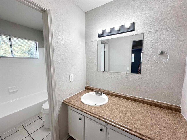 Building Photo - 7317 Melrose Ln