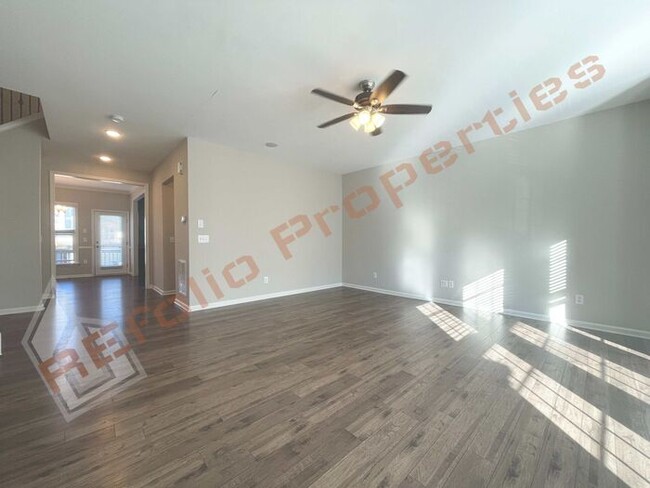 Building Photo - Beautiful End Unit 3 Story 4 bedroom, 3.5 ...