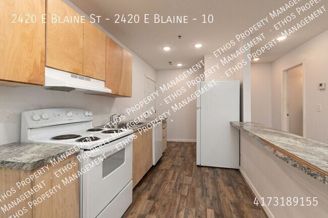 Building Photo - 2420 E Blaine St