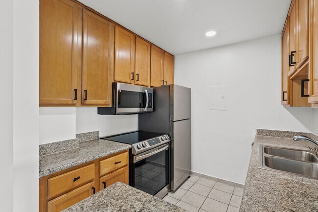 Building Photo - 7765 W 91st St