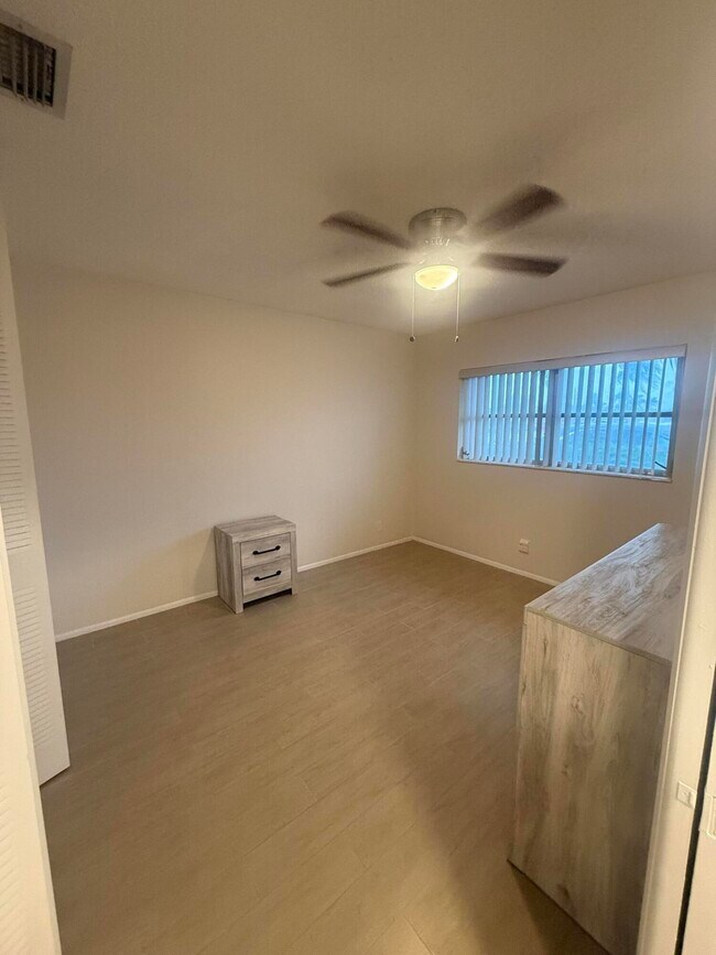 Building Photo - 2509 Dudley Dr W