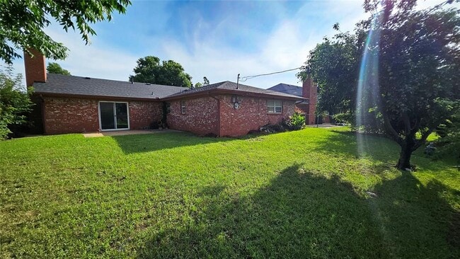 Building Photo - 1416 NW 105th Terrace