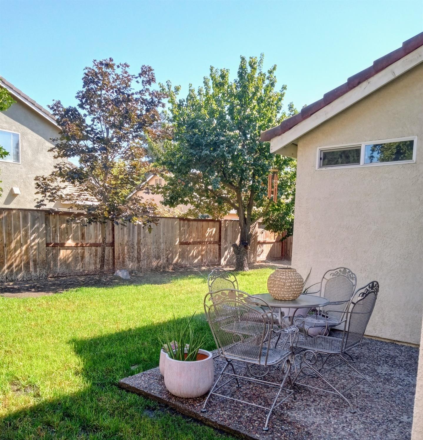 Outdoor Entertaining Area - 3682 Whispering Creek Cir