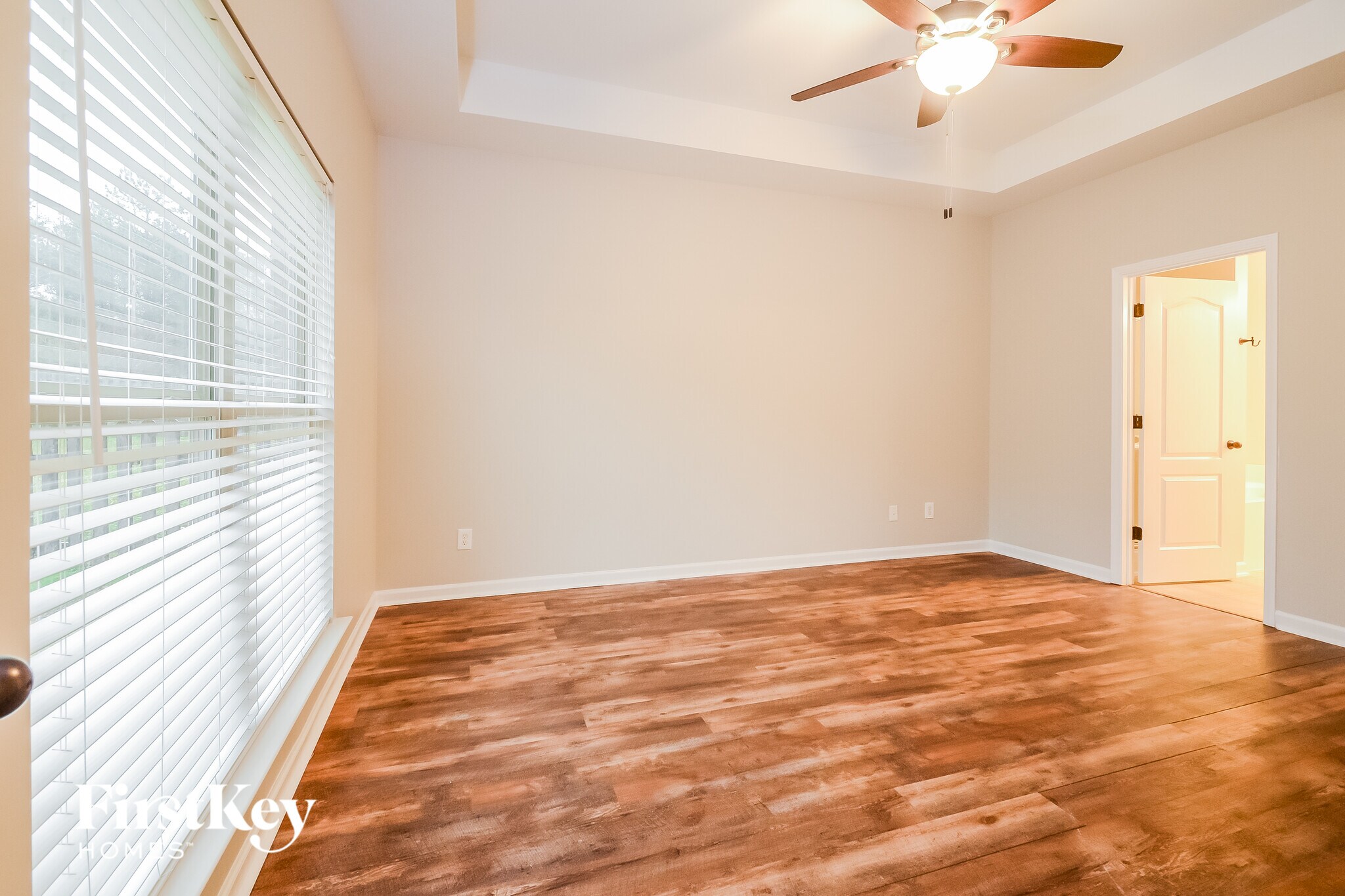 Building Photo - 1072 Pine Valley Dr