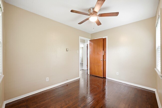 Building Photo - 3909 Leffingwell St