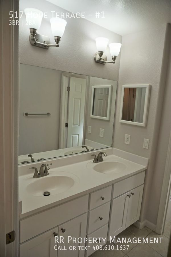Building Photo - 517 Hope Terrace