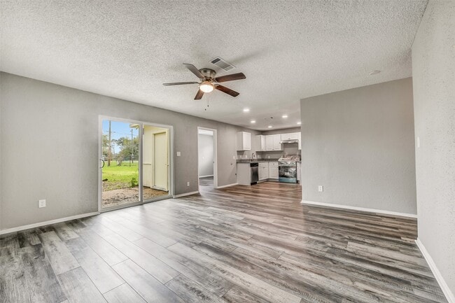 Building Photo - 405 Cherry St