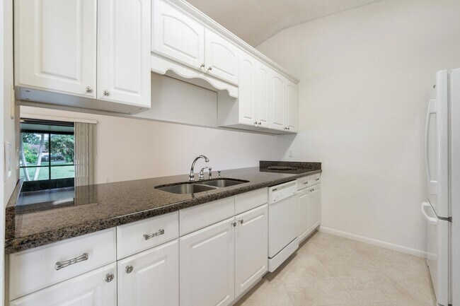 Building Photo - 22 Walcott Dr