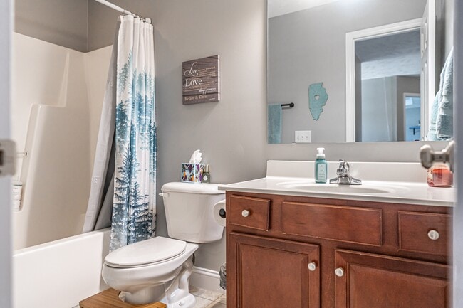 Building Photo - 191 Trenton Pl