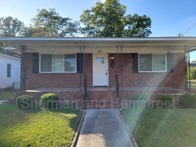 Primary Photo - 1207 Heard Ave