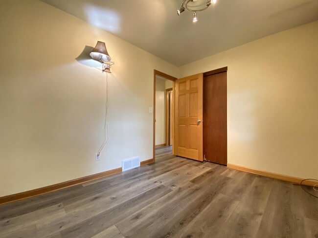Building Photo - 4120 5th Pl NW