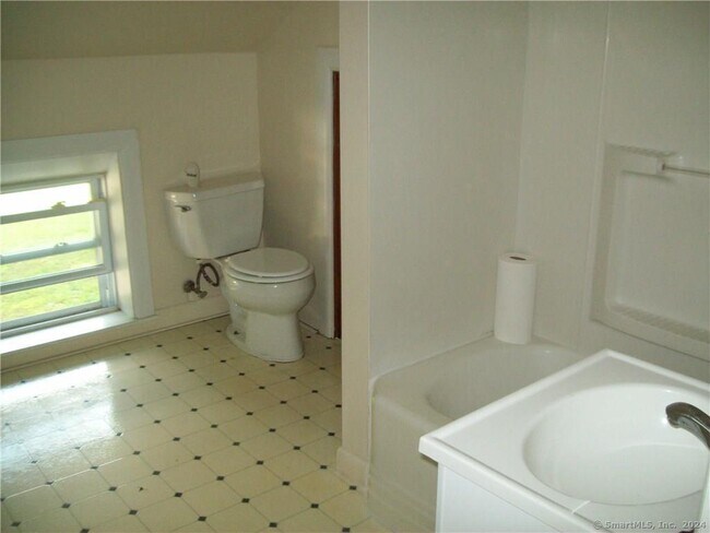 Building Photo - 21 S B St