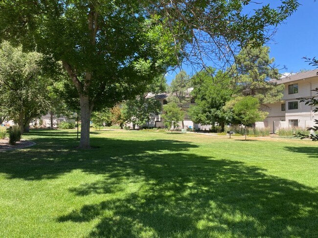 Building Photo - 1705 Heatheridge Rd