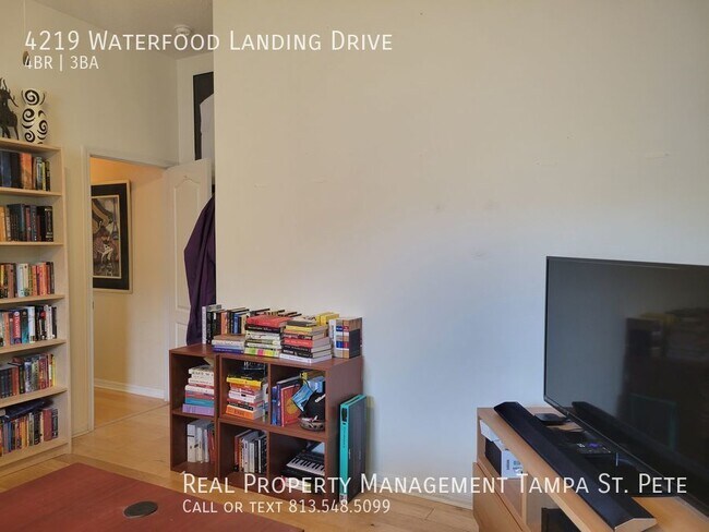 Building Photo - ***LUXURY LUTZ HOME