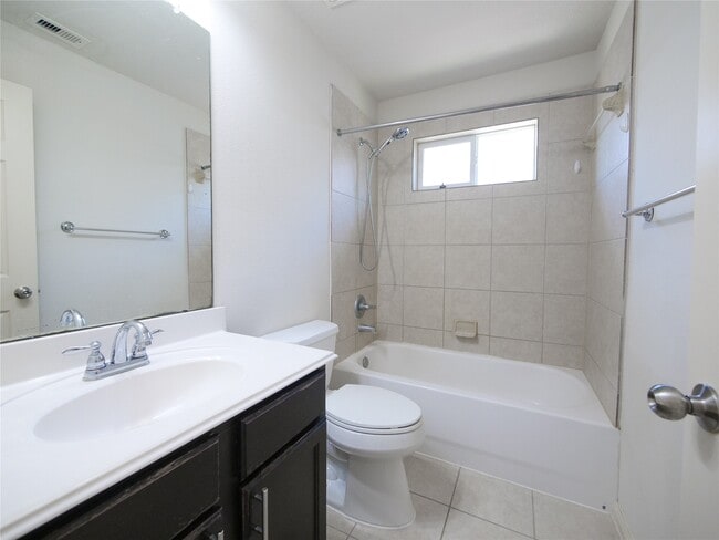 Building Photo - 3206 Balch Springs Ln
