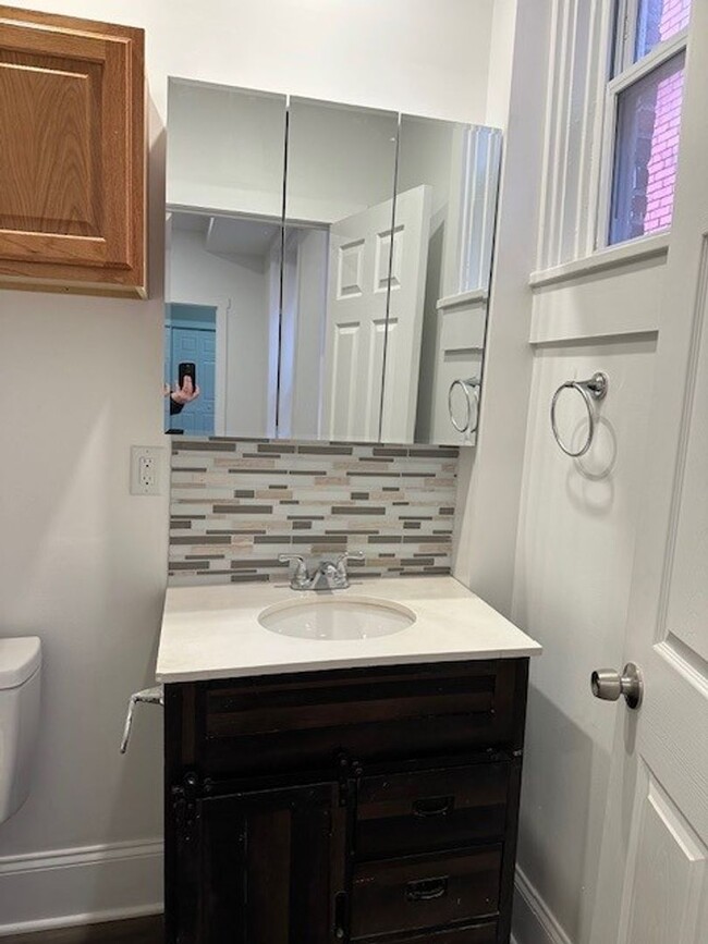 Building Photo - Harrisburg School District 2 Bedroom 1 Bat...
