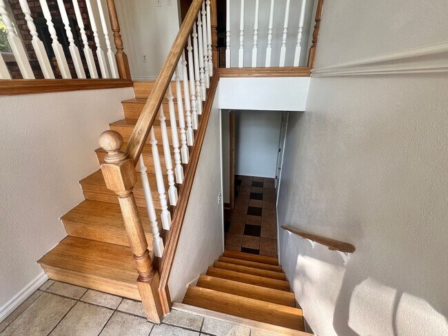 Building Photo - Mini Mansion in Salmon creek in mature nei...