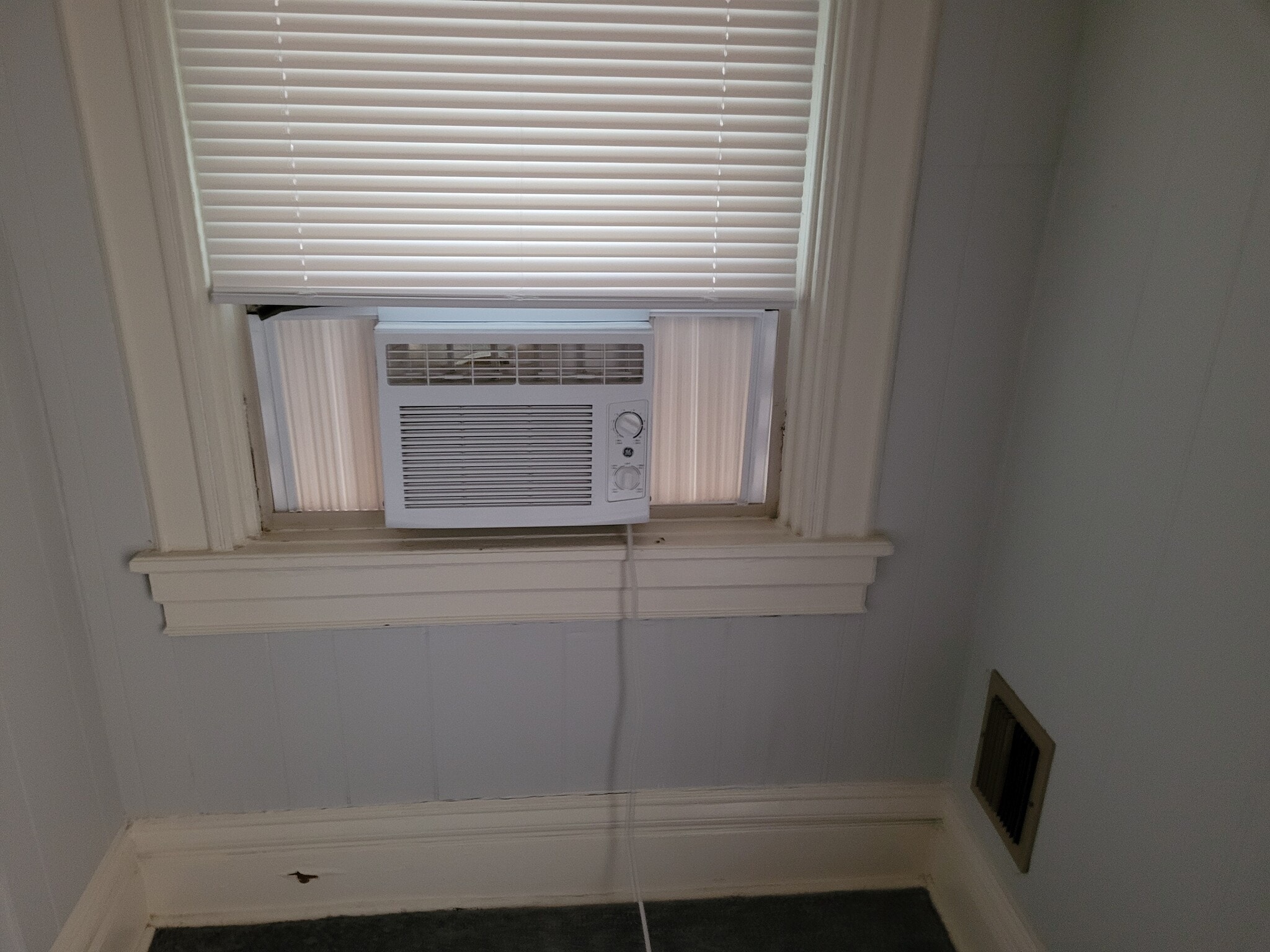 BR Window AC unit - 341 Atwood St