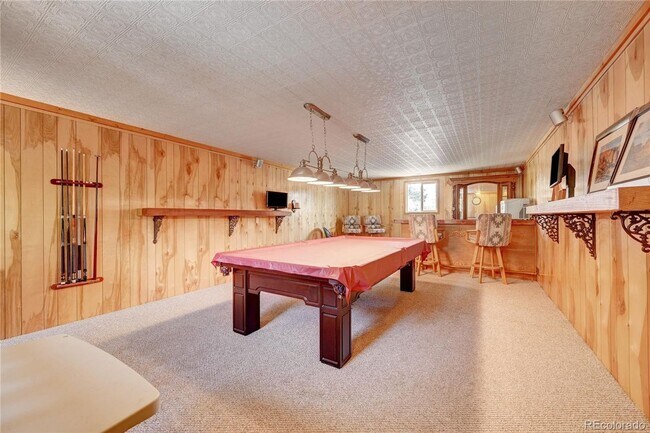 Building Photo - 2027 Roland Dr