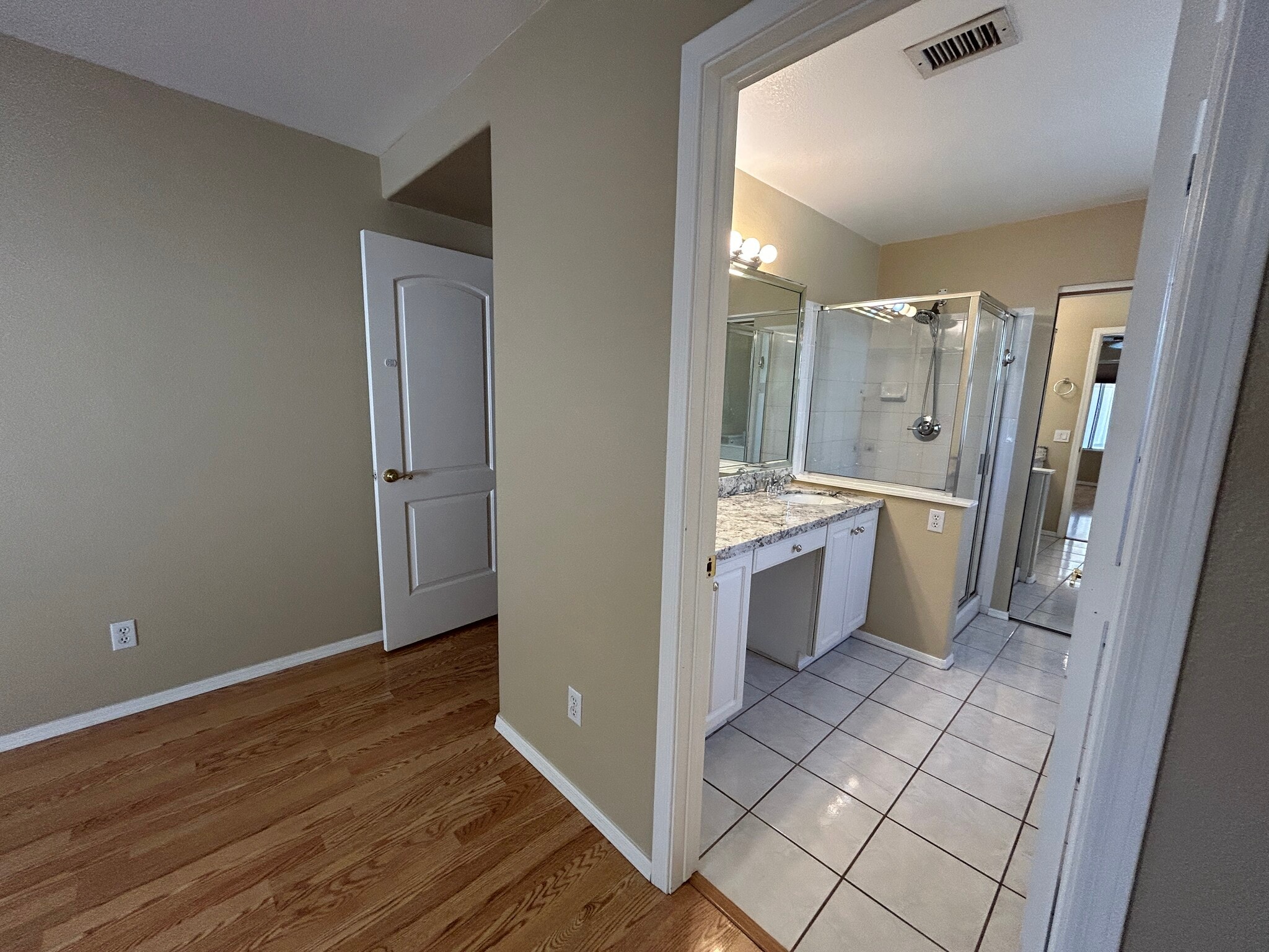 Building Photo - 7709 W Wahalla Ln