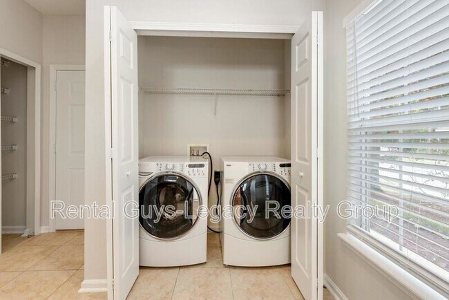 Building Photo - 300 Southern Branch Ln