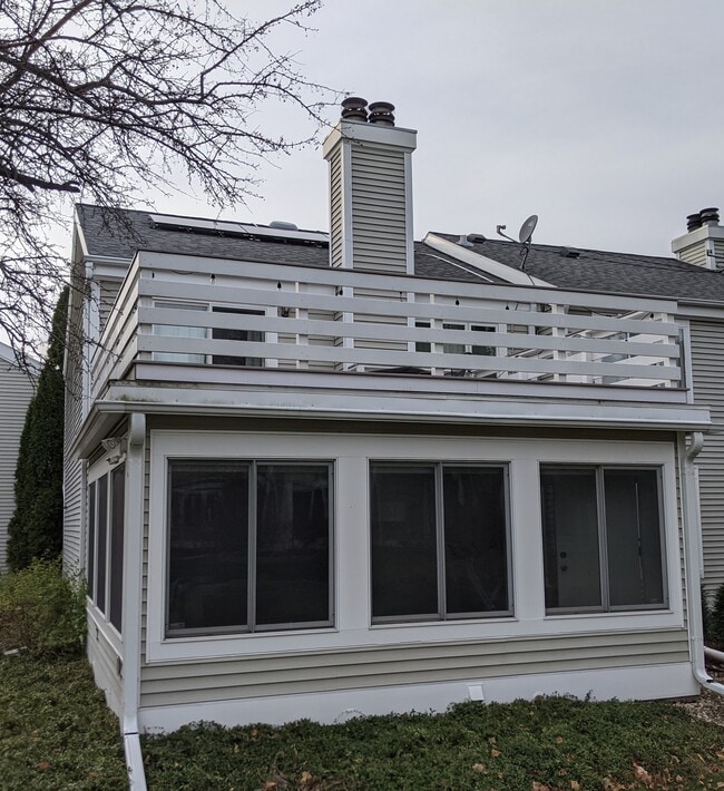 Building Photo - White Pine