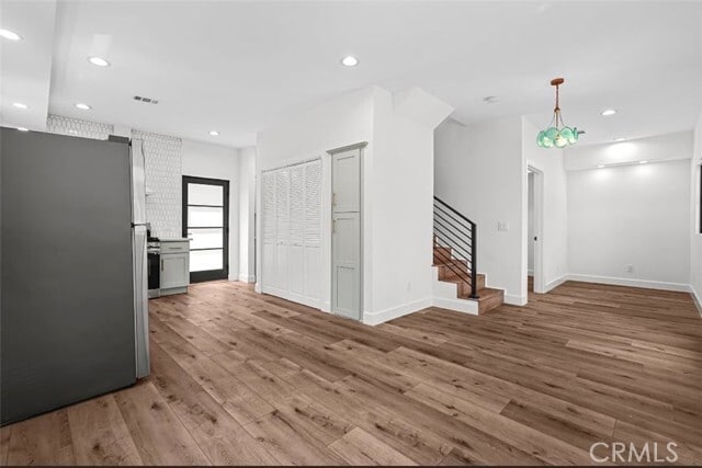 Building Photo - 720 W Altadena Dr