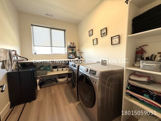 Building Photo - 7637 S Brinkerhoff Dr