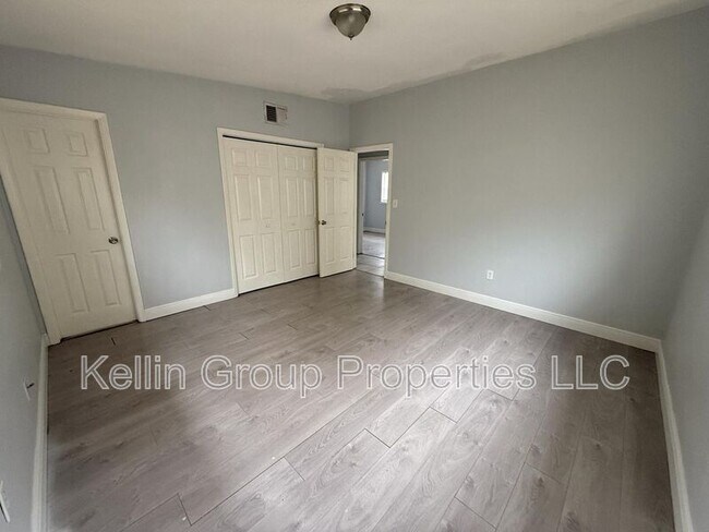 Building Photo - 1142 Carefree Cove Dr