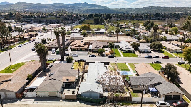 Building Photo - HALF OFF 1ST MONTH RENT- 2 Bedroom/ 2 bath...