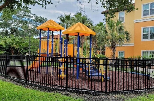 Building Photo - 5471 Vineland Rd