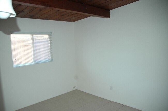 Building Photo - 2039-2043 Grand Avenue